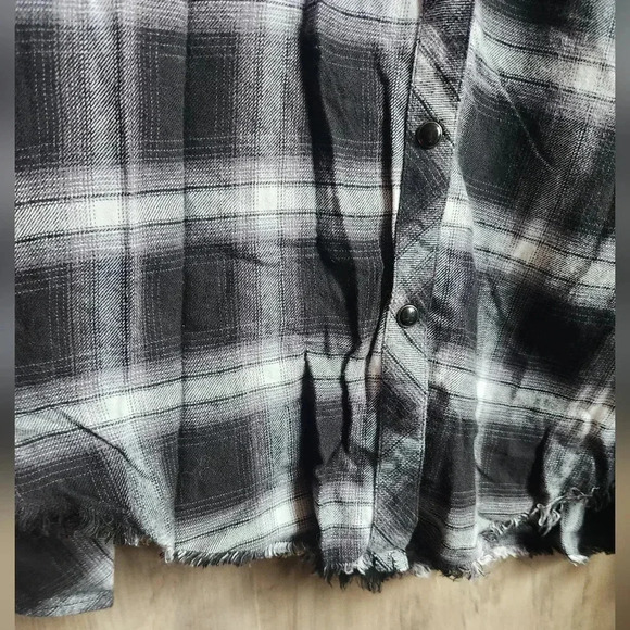 Rails Jaxton Plaid Button Down Long Sleeve Shirt Size Medium - Picture 5 of 9